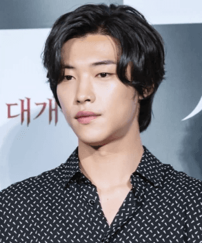 Side Bangs — Korean men's hairstyle